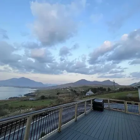 Prázdninový dům Tom Jacks, Coastal Views And Walks Connemara *